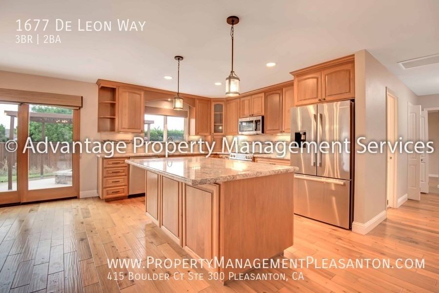 1677 De Leon Way - Photo 6 of 23
