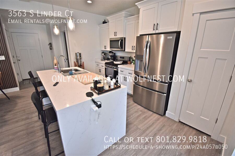 3563 S Linder Ct - Photo 7 of 39