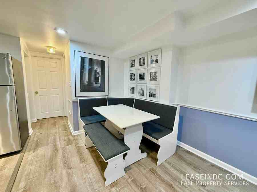 127 Adams St Nw #B - Photo 4 of 13