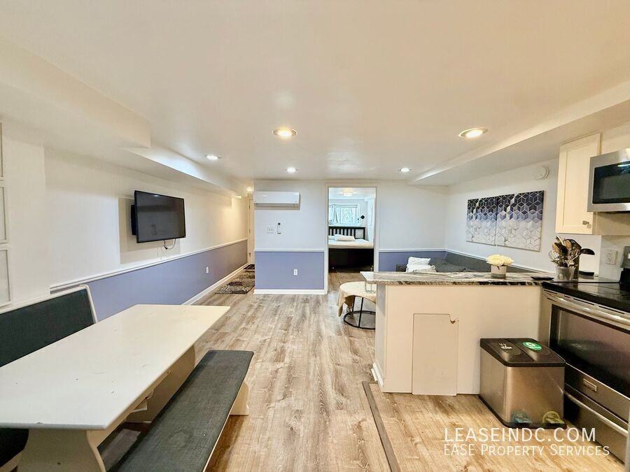 127 Adams St Nw #B - Photo 7 of 13