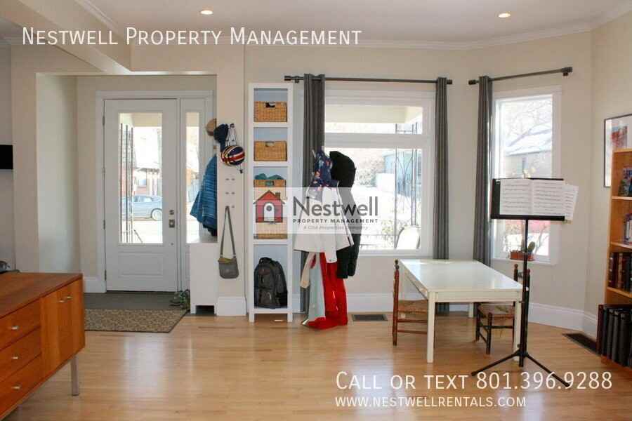 986 S Lake St - Photo 3 of 39