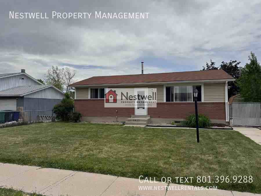 3823 W Tuscaloosa Way - Photo 2 of 6