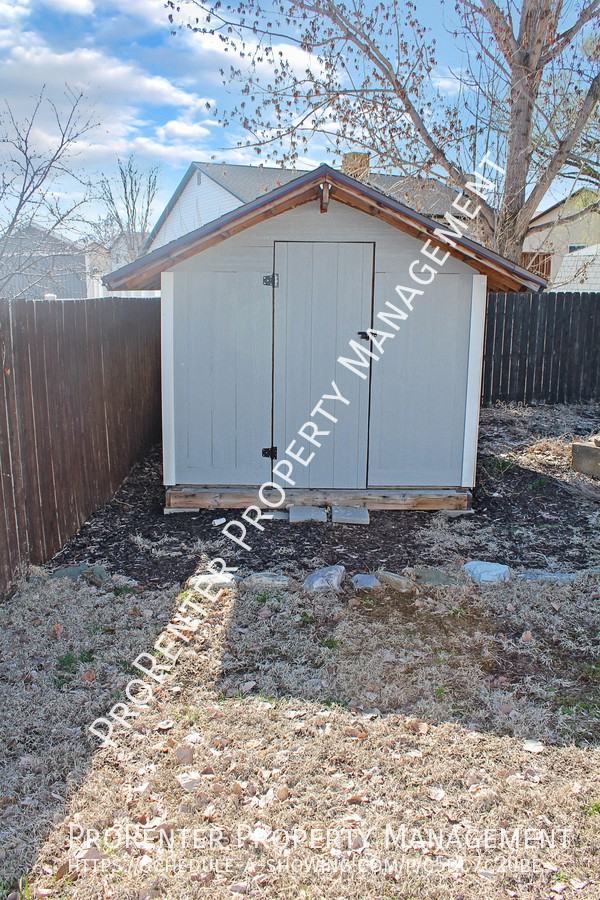 4252 Midland Dr - Photo 3 of 20