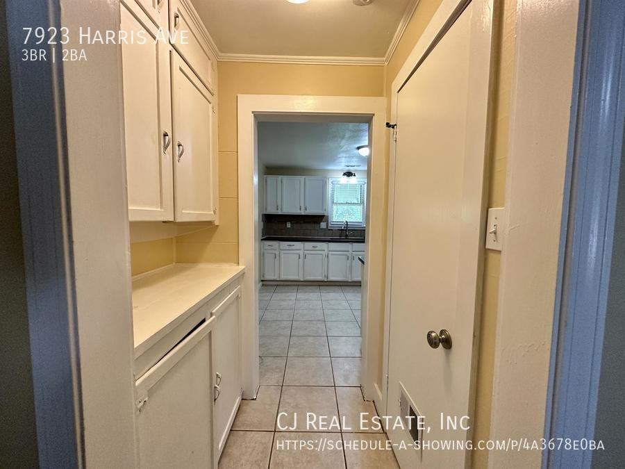 7923 Harris Ave - Photo 4 of 11