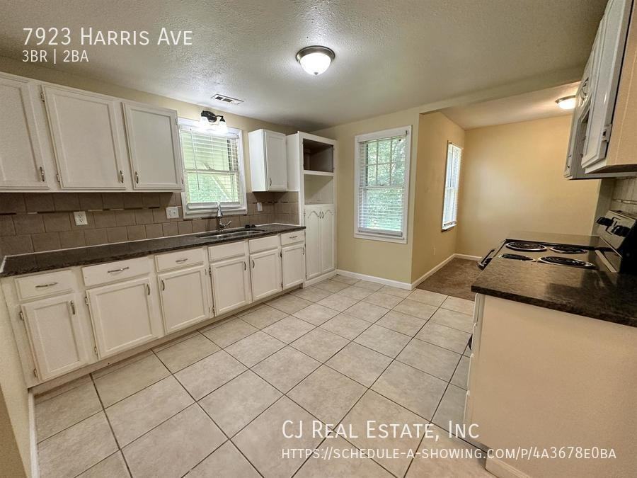 7923 Harris Ave - Photo 5 of 11