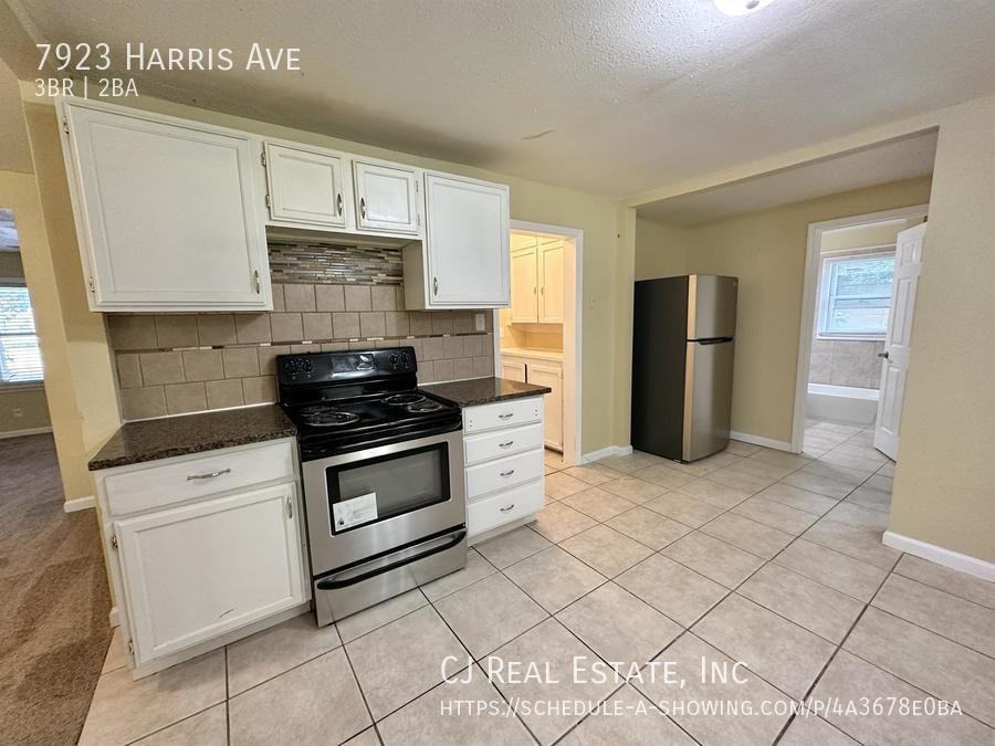 7923 Harris Ave - Photo 6 of 11