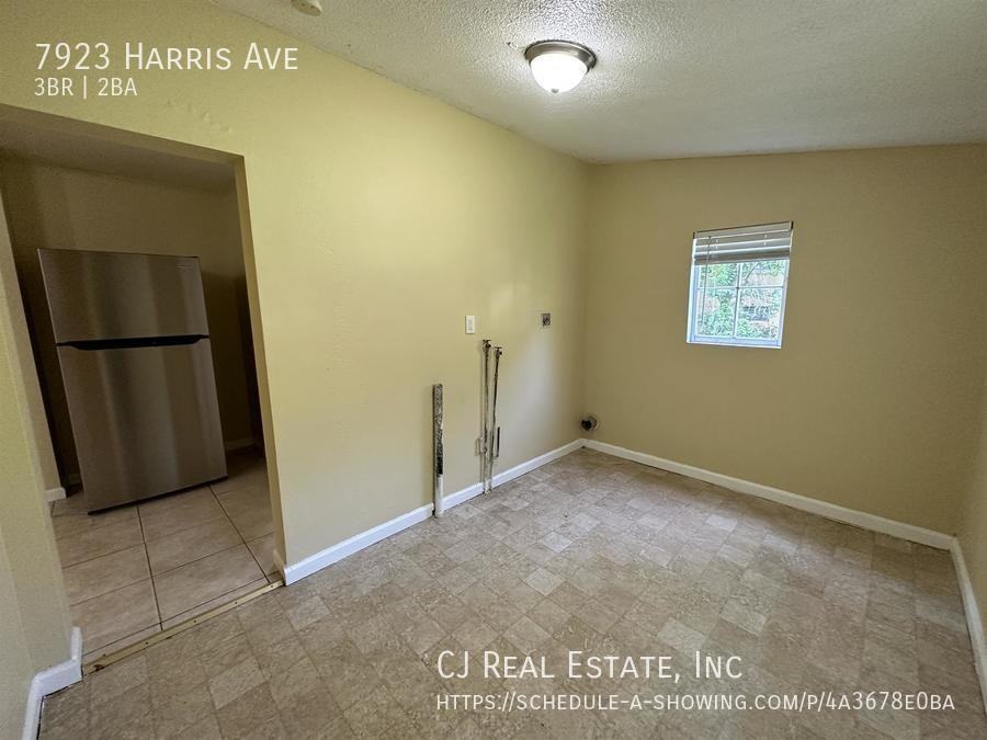 7923 Harris Ave - Photo 7 of 11