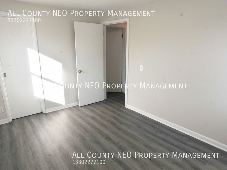 2114 Market Ave N #1 - Photo 3 of 17