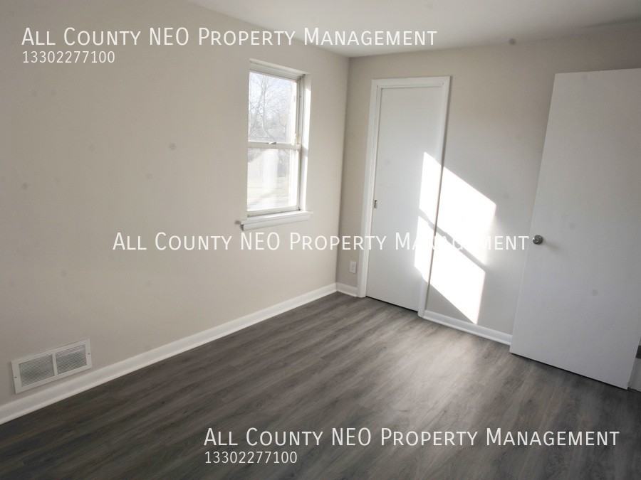 2114 Market Ave N #1 - Photo 4 of 17