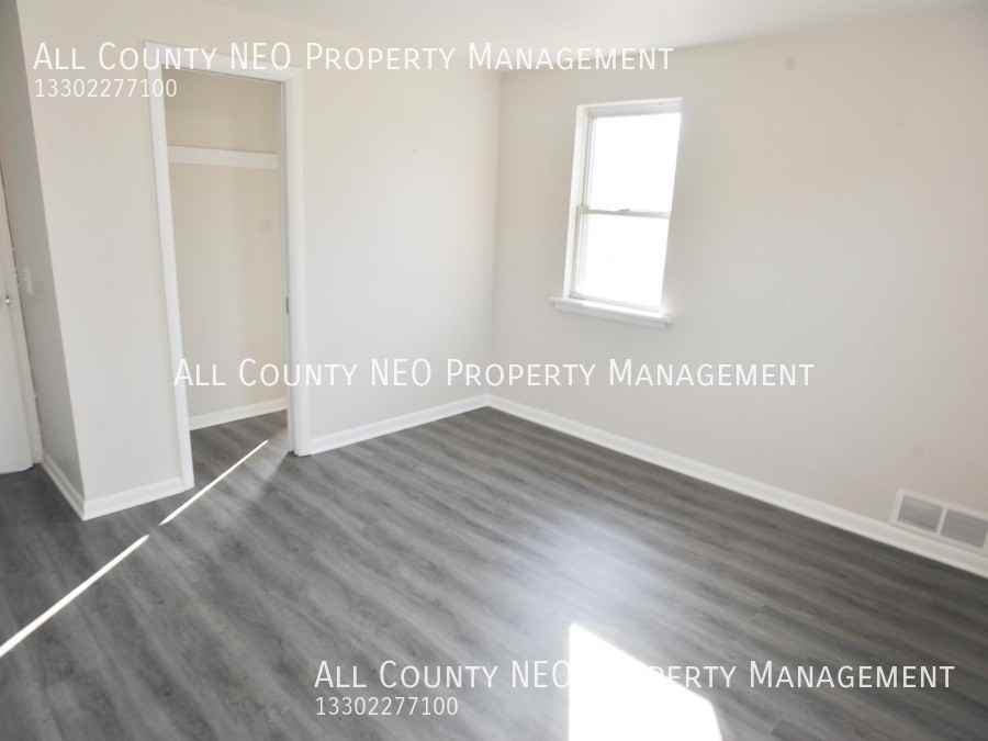 2114 Market Ave N #1 - Photo 6 of 17
