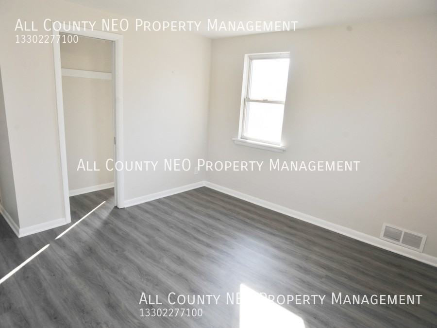 2114 Market Ave N #1 - Photo 7 of 17