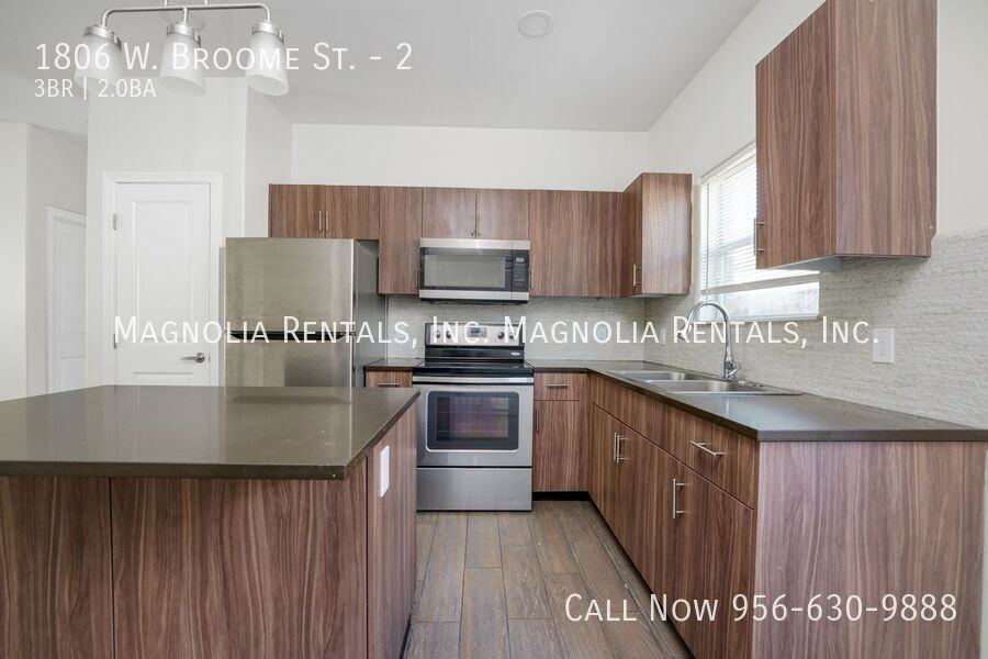 1806 W Broome St #2 - Photo 4 of 13