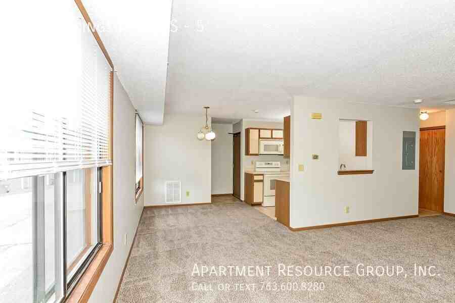 3520 Lexington Ave S #5 - Photo 4 of 42