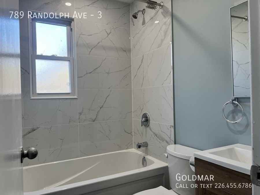 789 Randolph Ave #3 - Photo 5 of 10