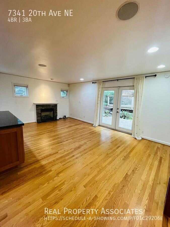 7341 20th Ave Ne - Photo 7 of 45