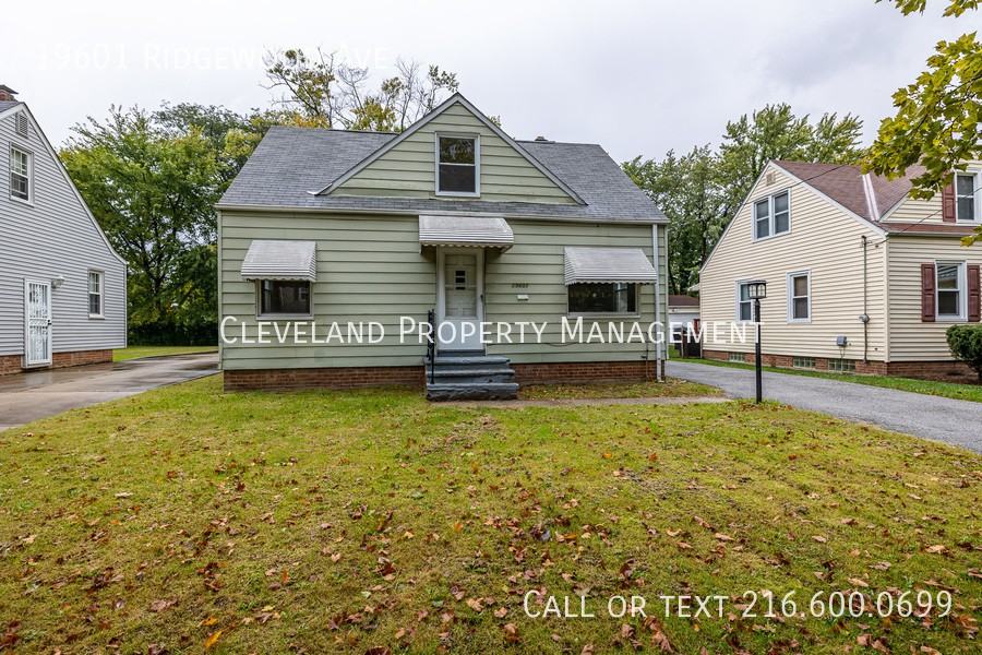 19601 Ridgewood Ave - Photo 2 of 32