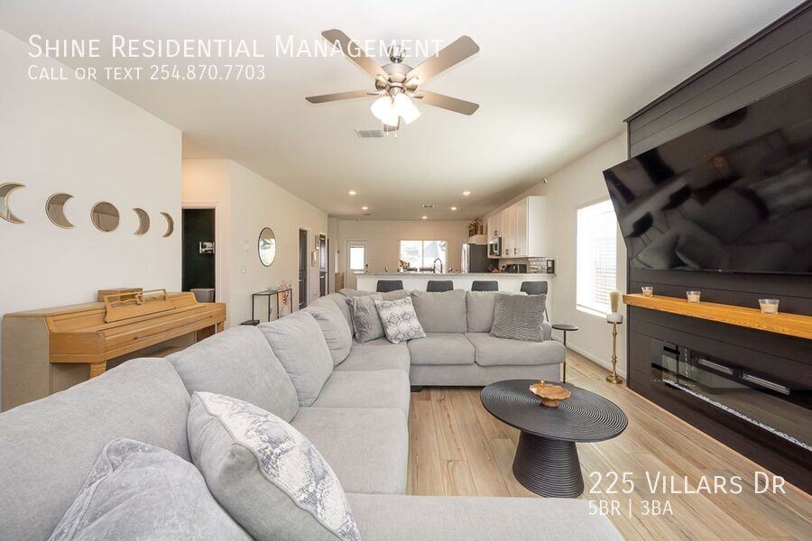 225 Villars Dr - Photo 3 of 17