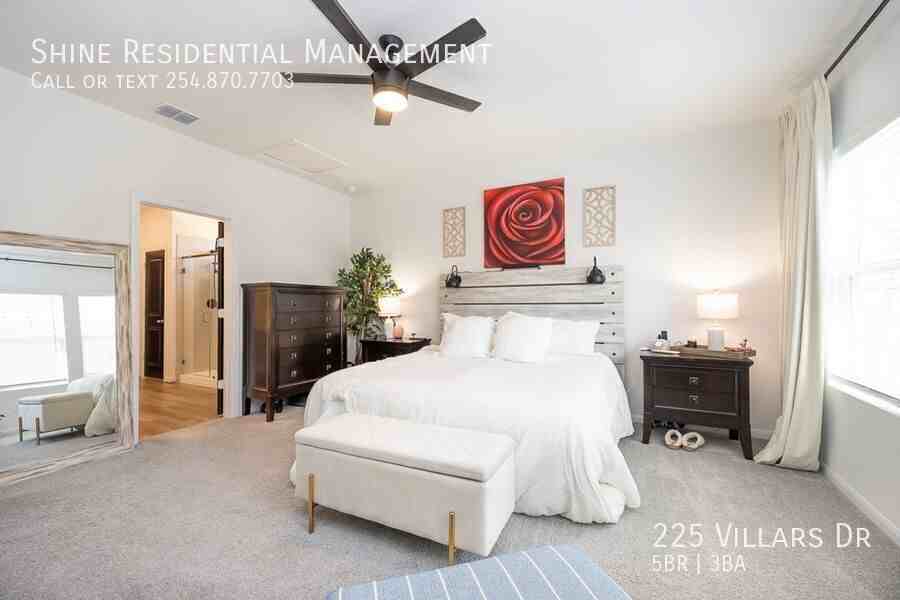 225 Villars Dr - Photo 5 of 17