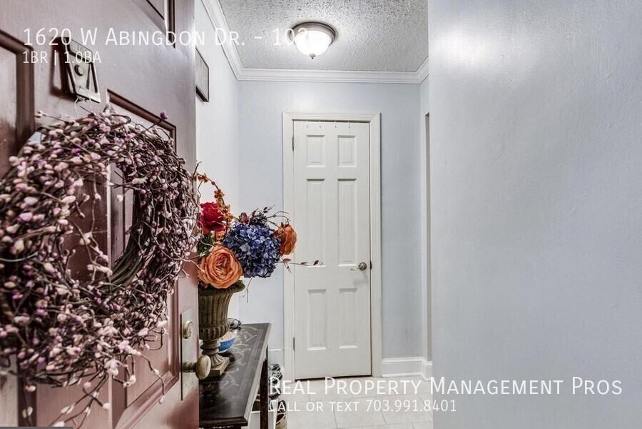 1620 W Abingdon Dr #102 - Photo 3 of 26