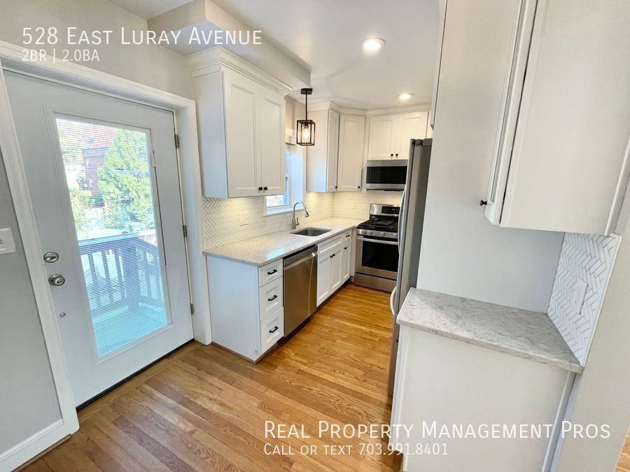 528 E Luray Ave - Photo 6 of 33