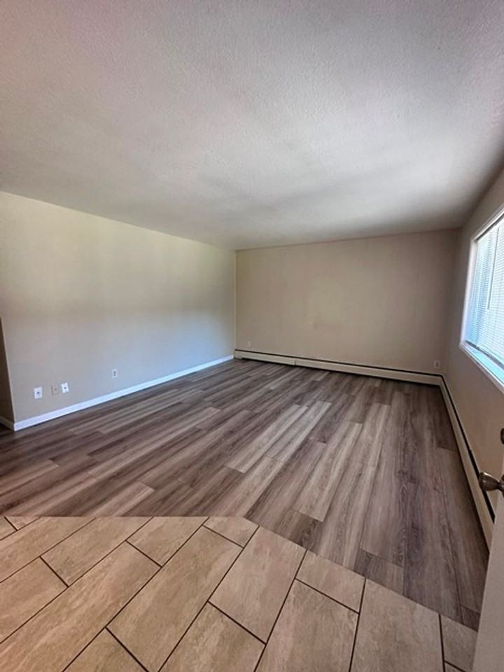 Union Manor Apartments - Photo 2 of 19