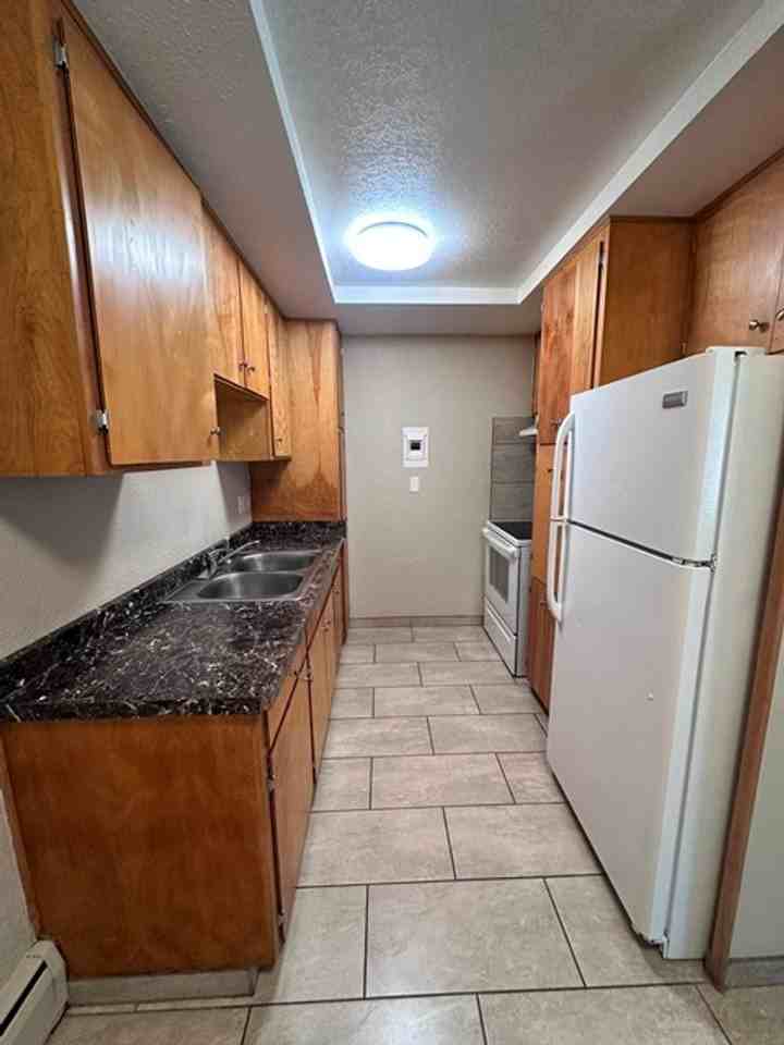 Union Manor Apartments - Photo 4 of 19