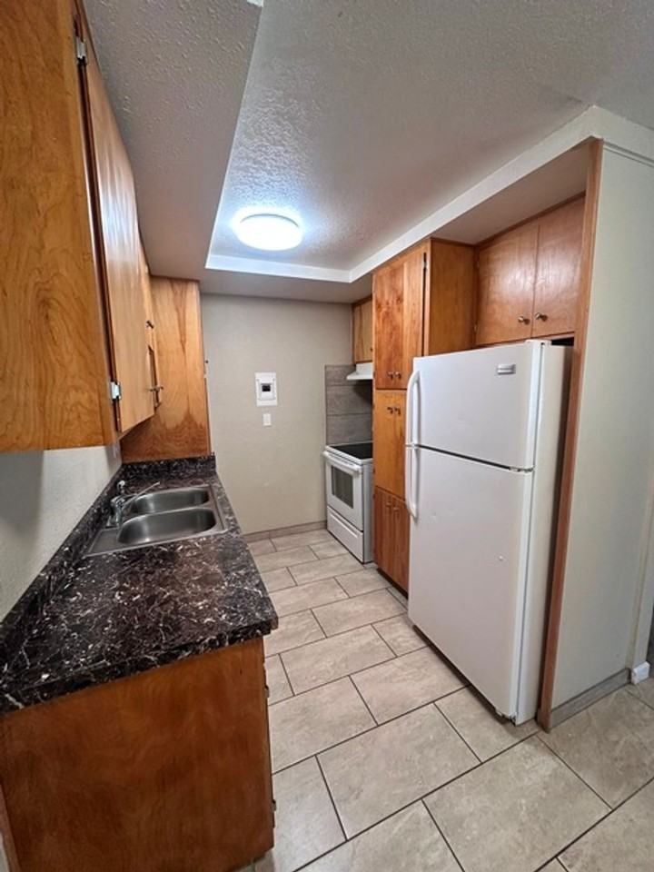 Union Manor Apartments - Photo 5 of 19