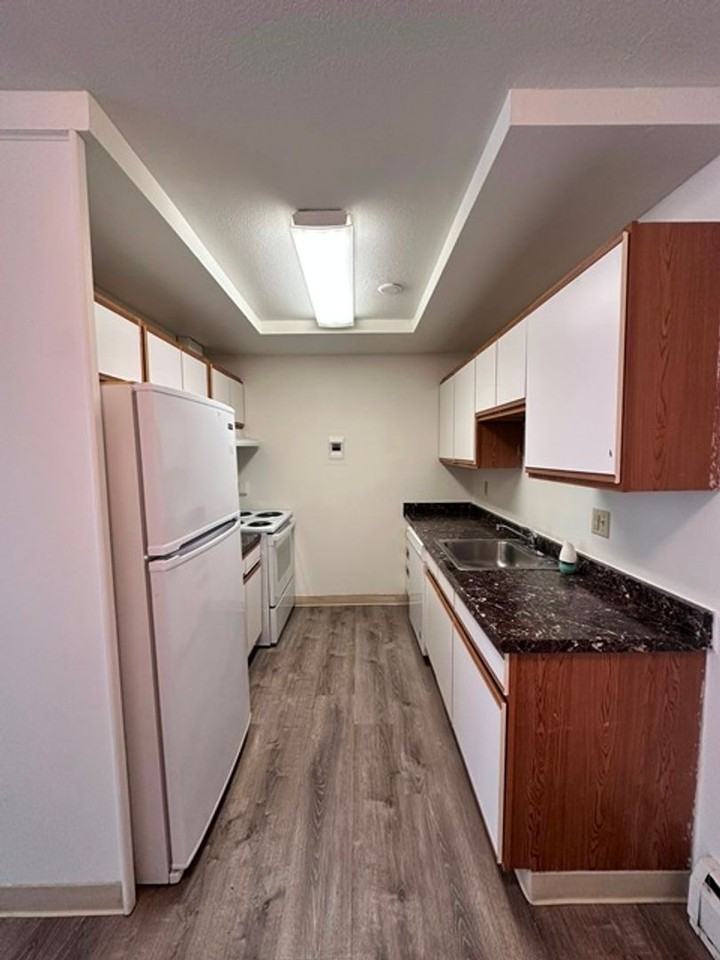 Union Manor Apartments - Photo 3 of 18