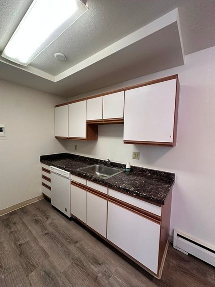 Union Manor Apartments - Photo 4 of 18