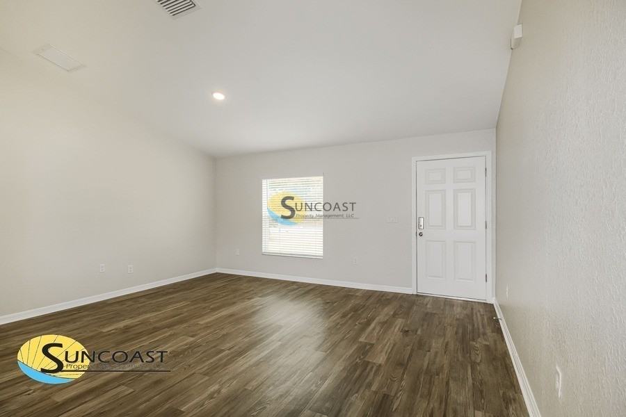 7893 N Jamaica Dr - Photo 3 of 17