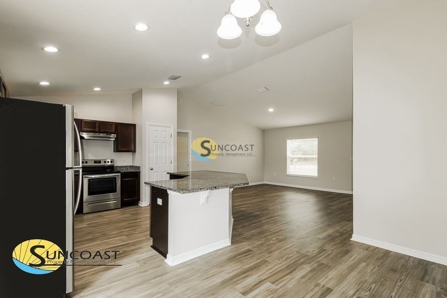 7893 N Jamaica Dr - Photo 5 of 17