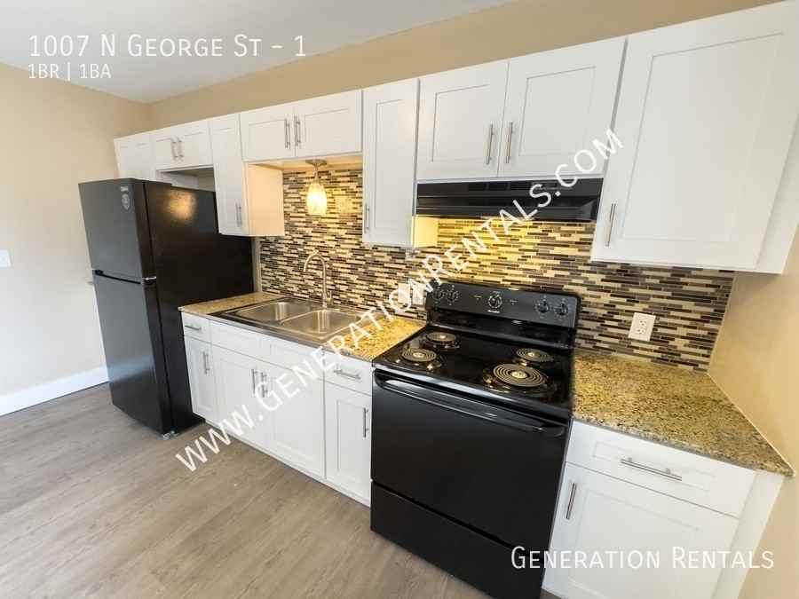 1007 N George St #1 - Photo 3 of 9