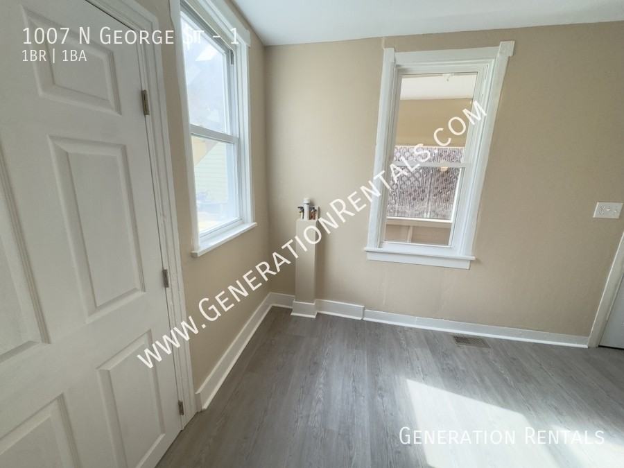 1007 N George St #1 - Photo 4 of 9