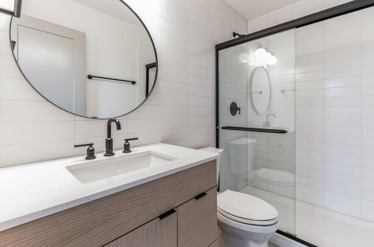 1645 N Wells St #4C - Photo 7 of 8