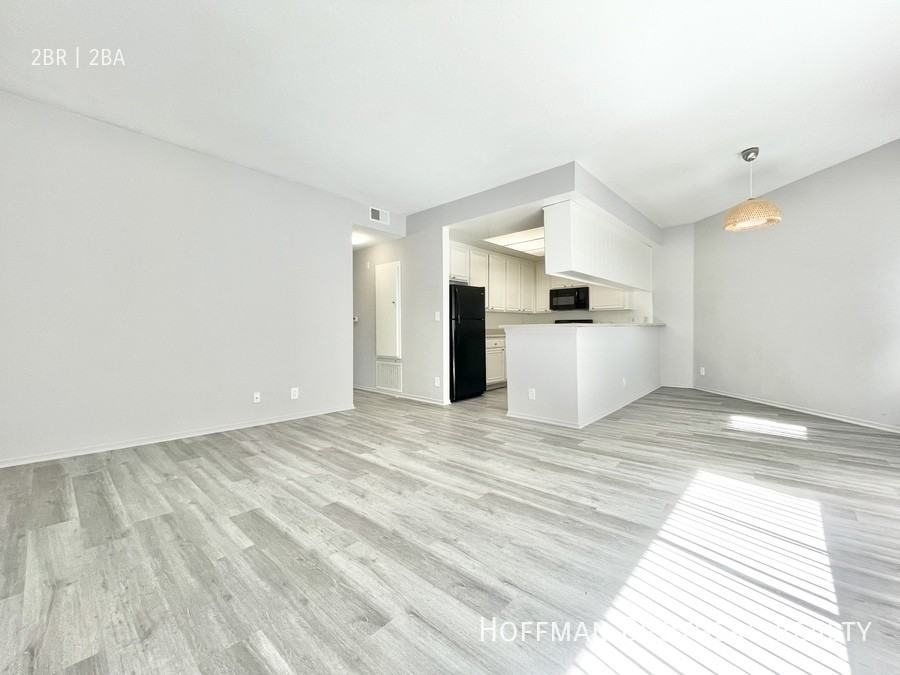 11223 Richland Ave #302