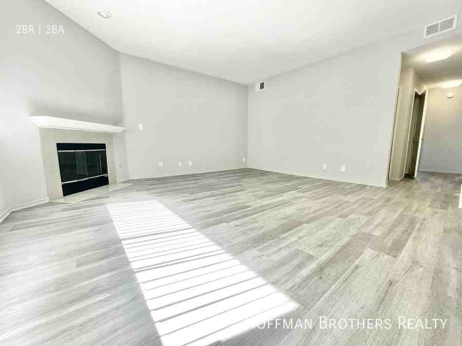 11223 Richland Ave #302 - Photo 3 of 14