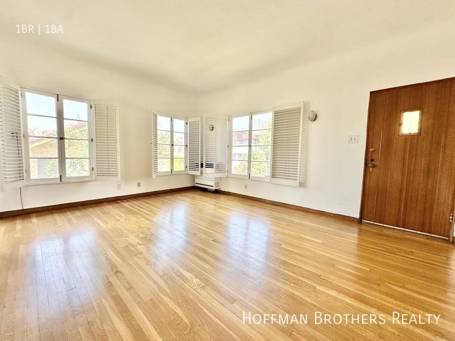 5044 Rosewood Ave #5044-1-4 - Photo 3 of 8