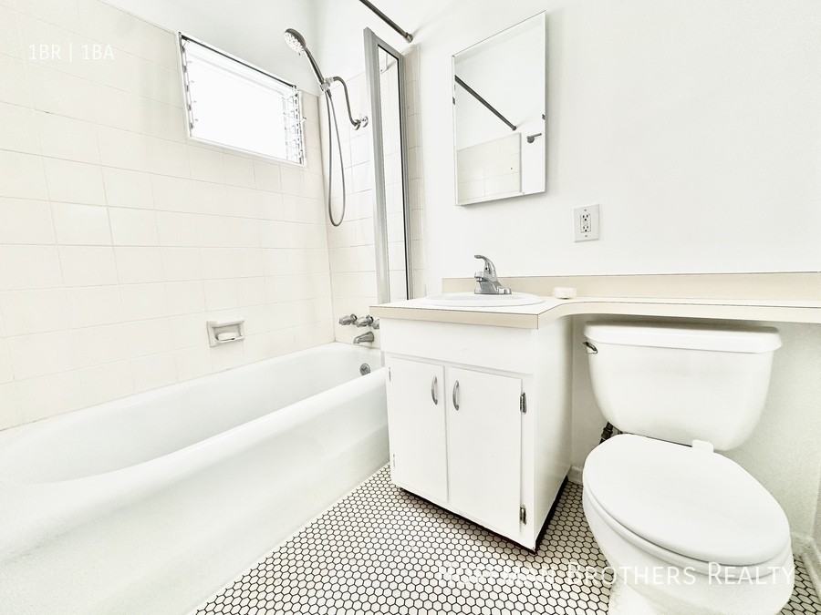 5044 Rosewood Ave #5044-1-4 - Photo 7 of 8