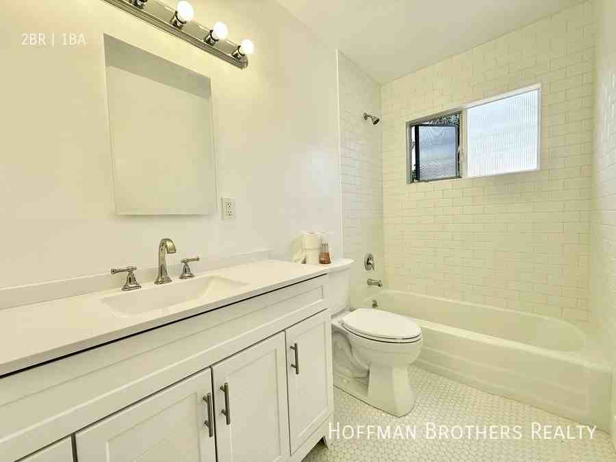 11153 La Maida St - Photo 6 of 9