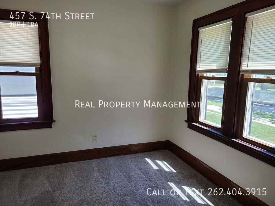 457 S 74th St - Photo 7 of 22