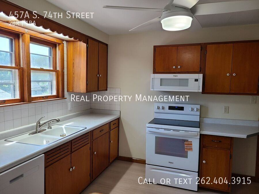 457A S 74th St - Photo 2 of 26