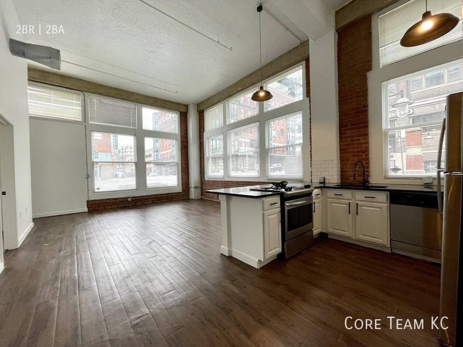934 Broadway Blvd #106 - Photo 2 of 12
