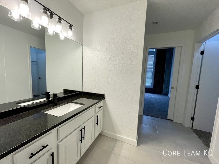 934 Broadway Blvd #106 - Photo 4 of 12