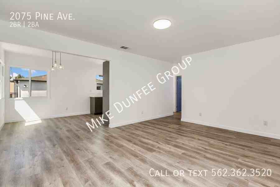 2075 Pine Ave - Photo 4 of 22