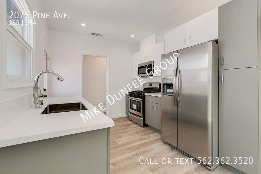 2075 Pine Ave - Photo 5 of 22