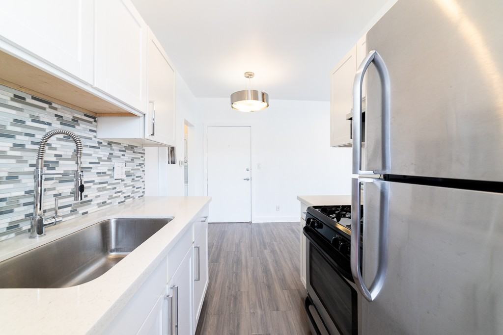 319 N Heliotrope Dr #2 - Photo 6 of 14
