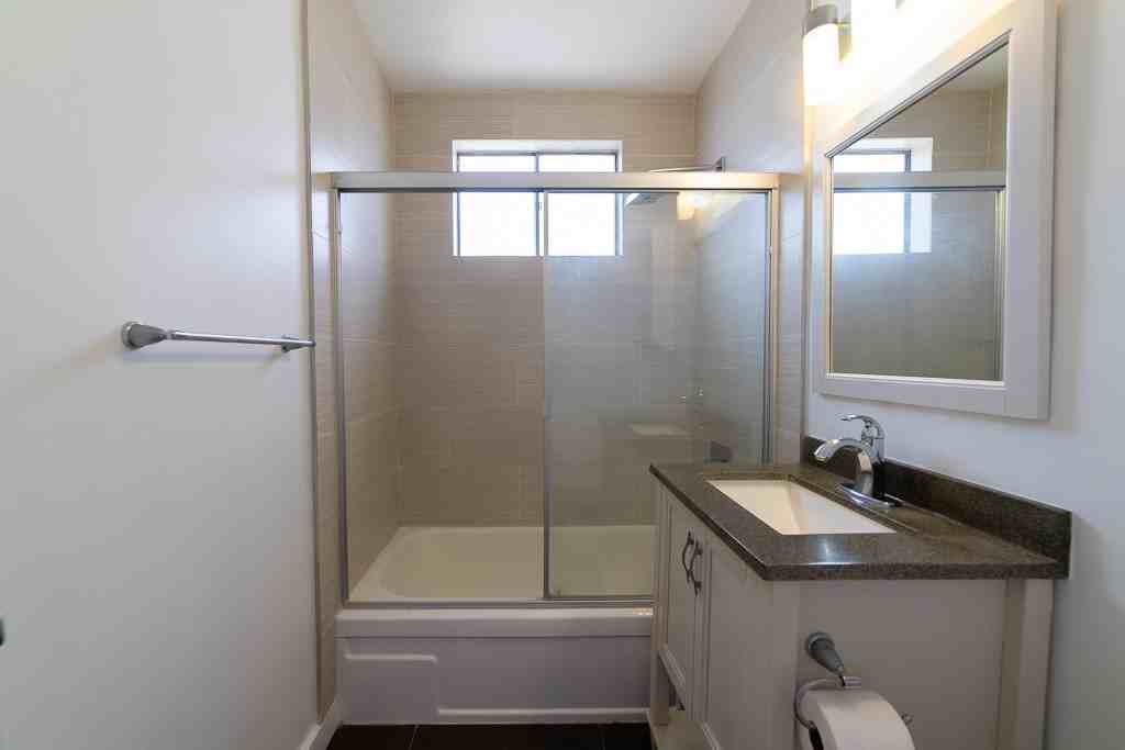 319 N Heliotrope Dr #2 - Photo 7 of 14