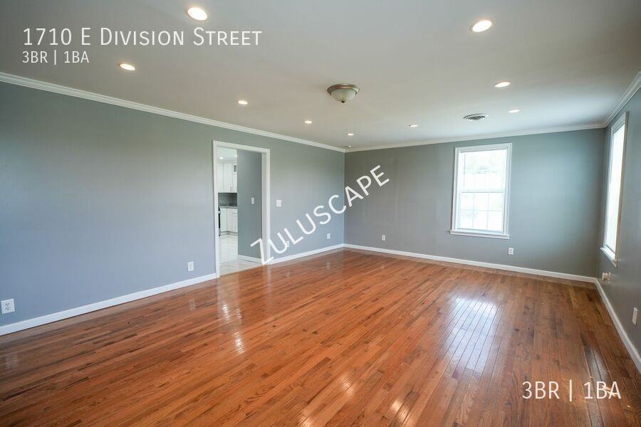 1710 E Division St - Photo 2 of 18
