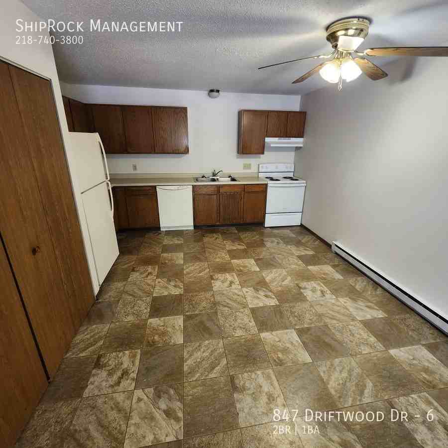 847 Driftwood Dr #6 - Photo 2 of 25