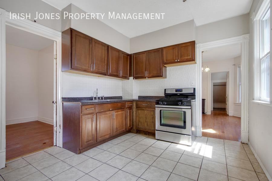 306 East St - Photo 4 of 17